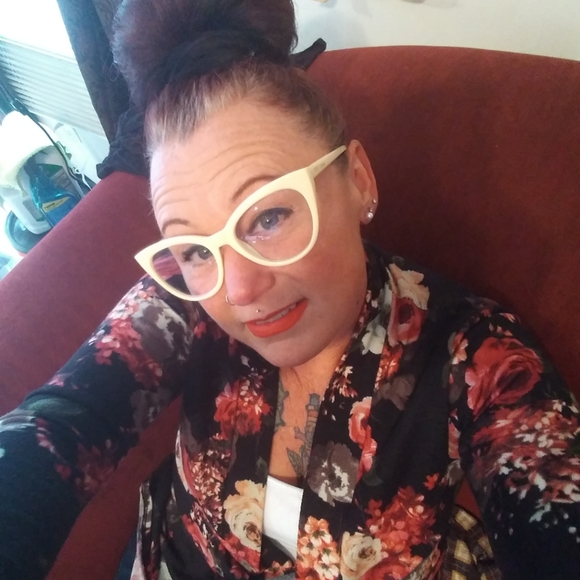 Retro cream frames - Picture 3 of 3